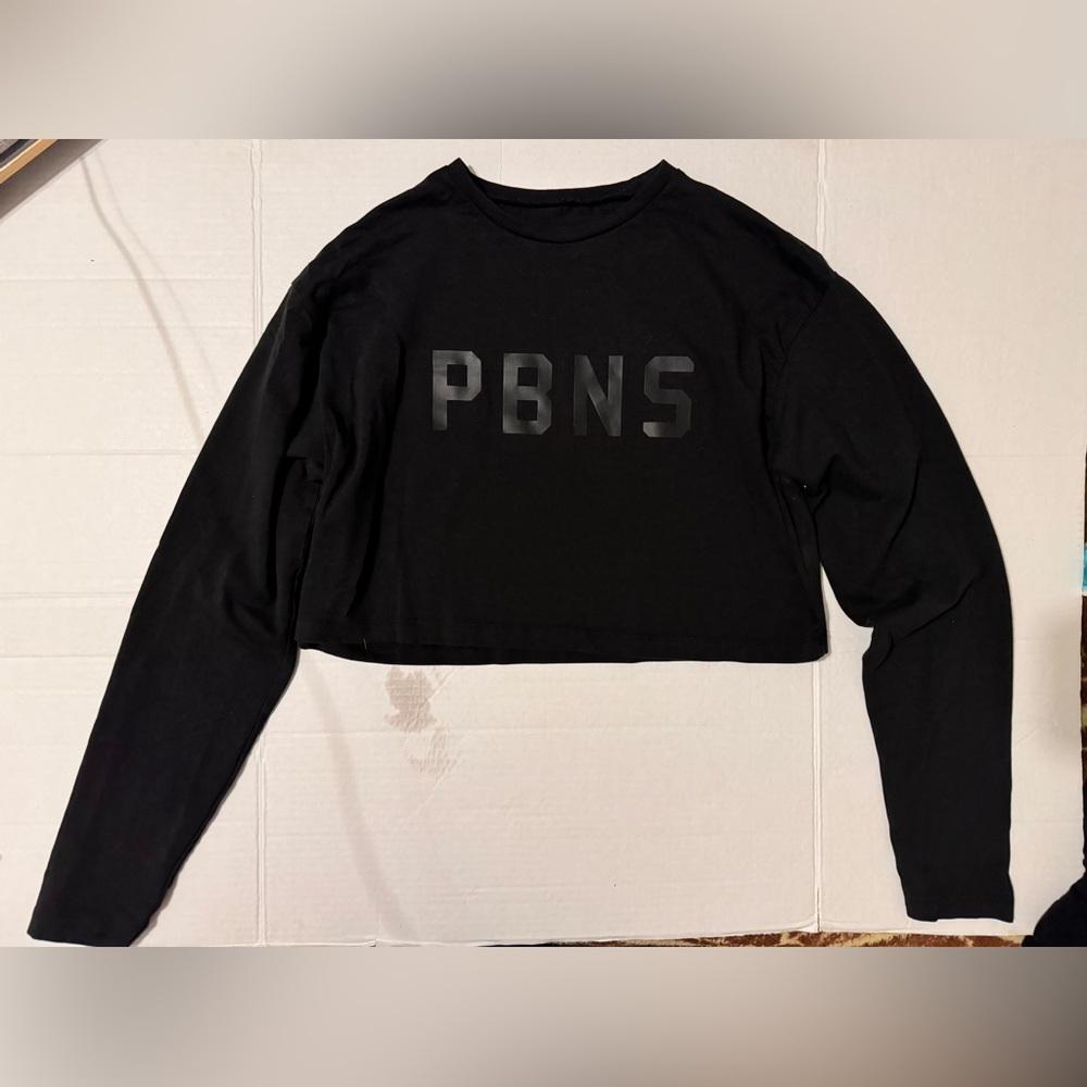 Alphalete Lifestyle Fit PBNS Black Long Sleeve Cropped Shirt